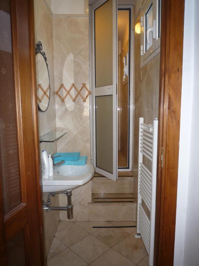 Апартаменты Residenza Mucha Рим Номер фото